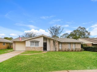 223 Crest Hill Dr, Conroe, TX 77301