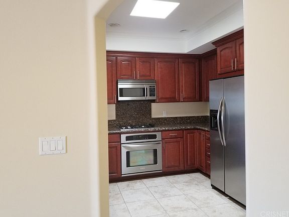 4th image of 4237 N Longridge Ave #401