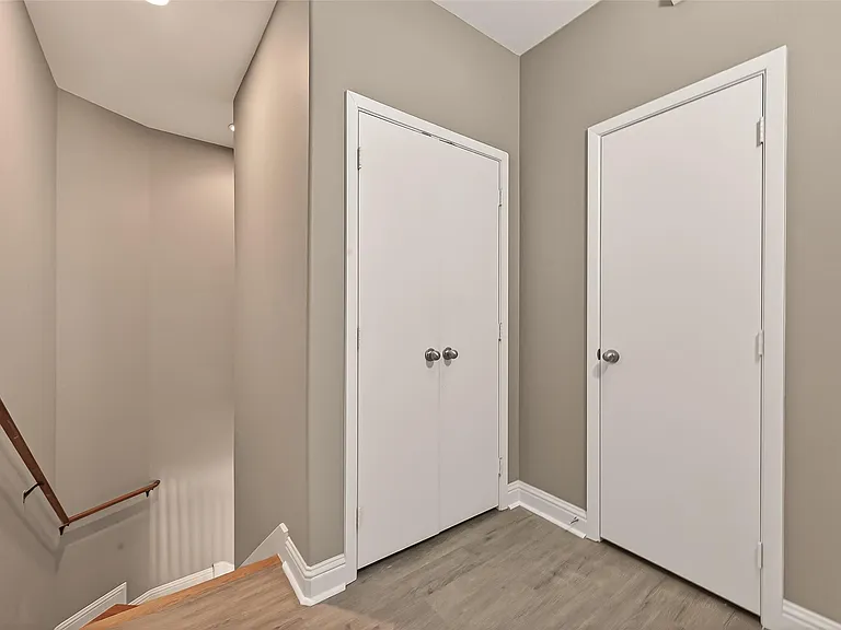 1107 Saint Charles St — Photo 33