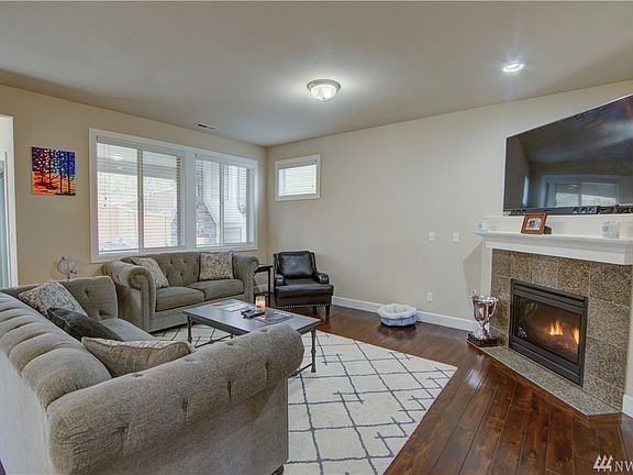3rd image of 1315 37th Street Pl SE
