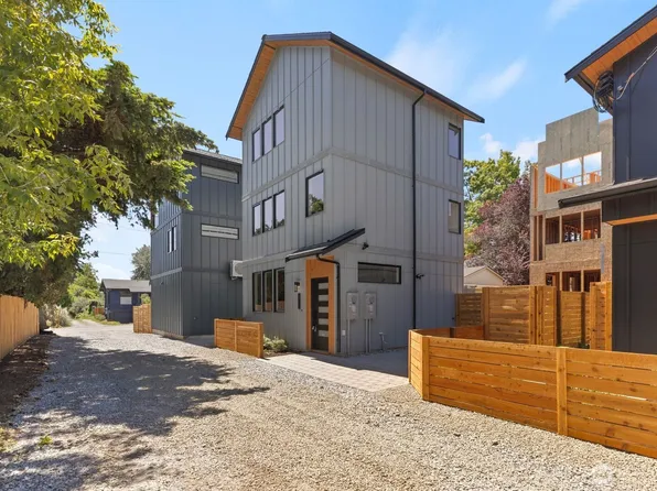 512 N 92nd Street, Seattle, WA 98103