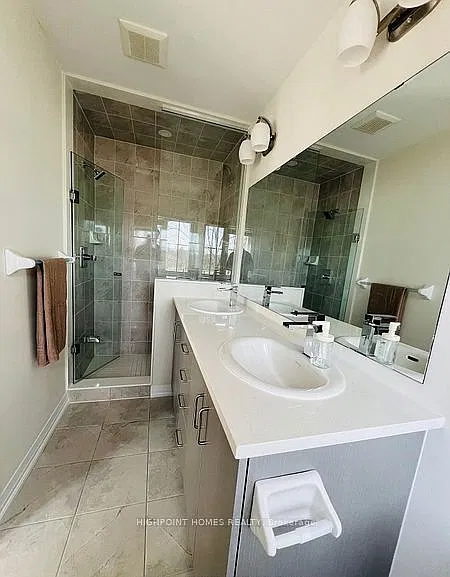 5 bed, $3,300 — Photo 2