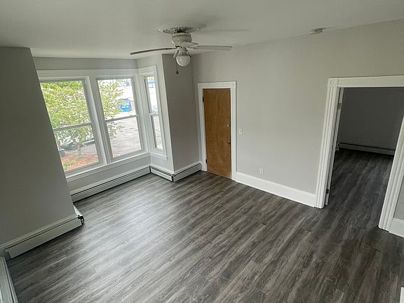 5th image of 16 Tuxedo Ave #2