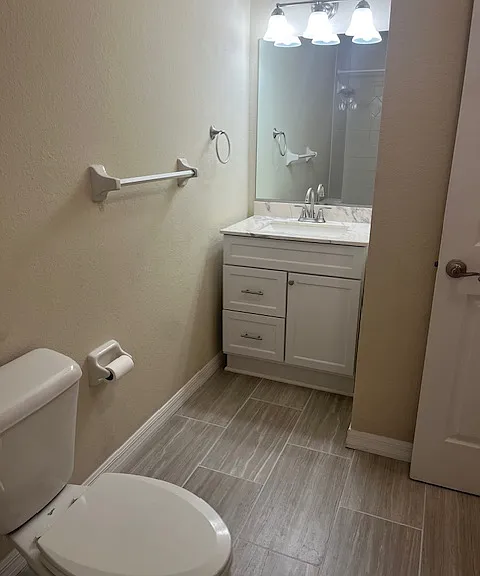 Hall Bath.