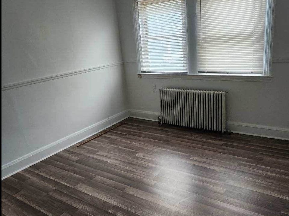 2nd image of 22 S Abington Ave