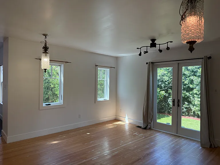 2046 Cerro Gordo St — Photo 7