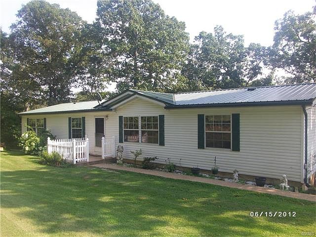 1st image of 335 Windy Point Dr