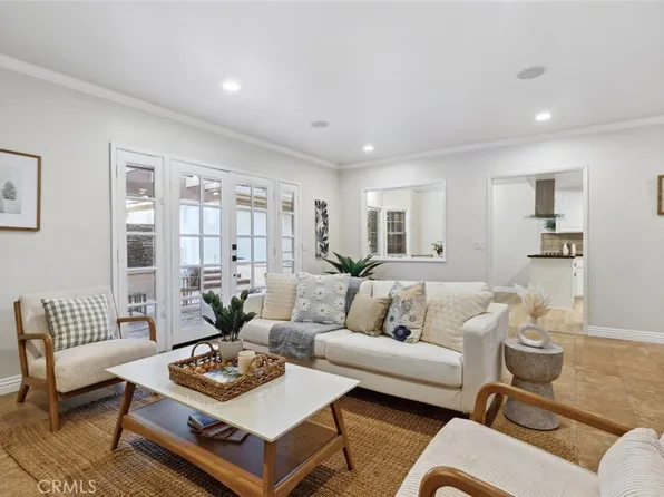 21435 Velicata St, Woodland Hills, CA 91364