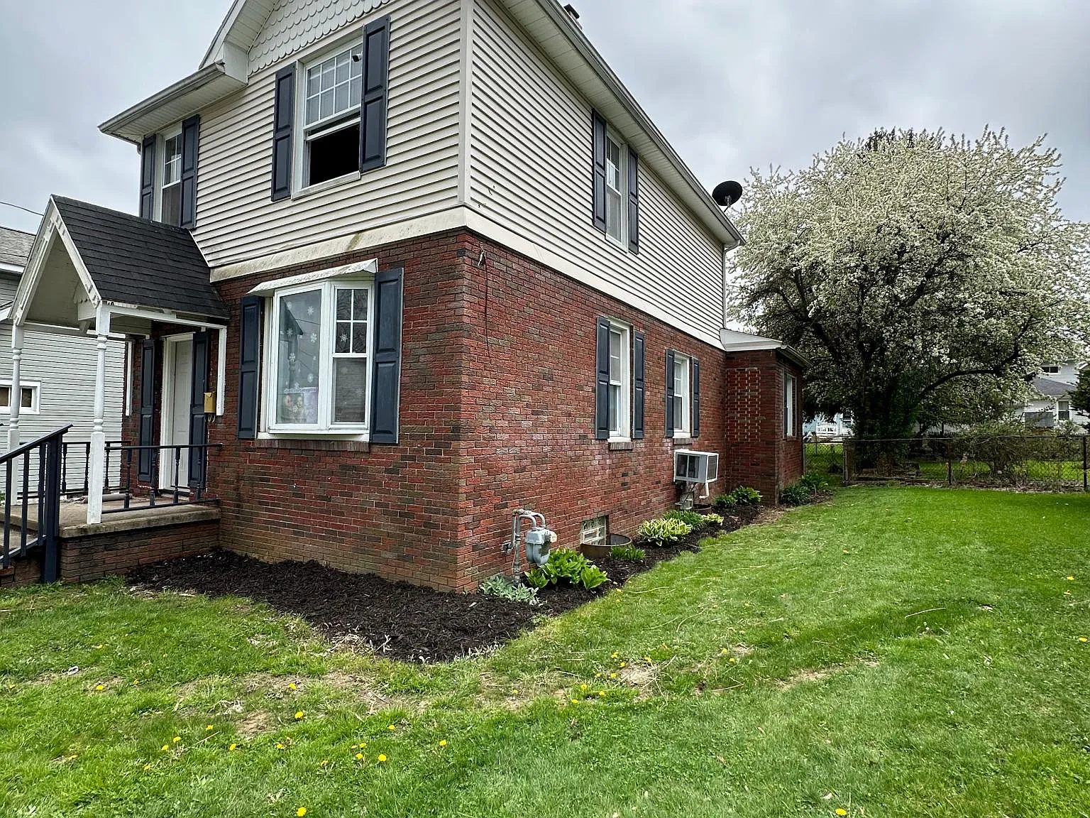 312 E Meyer Ave — Photo 2