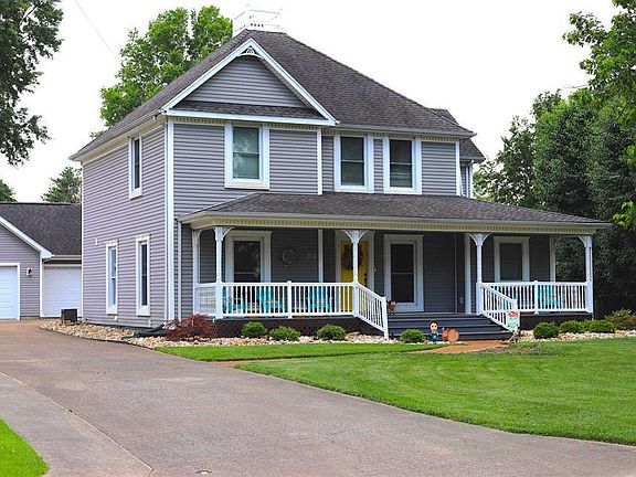 2nd image of 304 Canterbury Dr