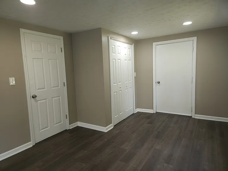 3251 Darrow Rd — Photo 11