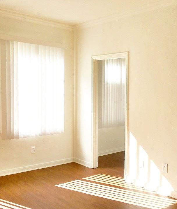 1st image of 801 Gramercy Dr APT 105