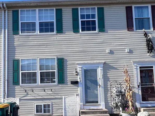 621 Jefferson St, Red Hill, PA 18076