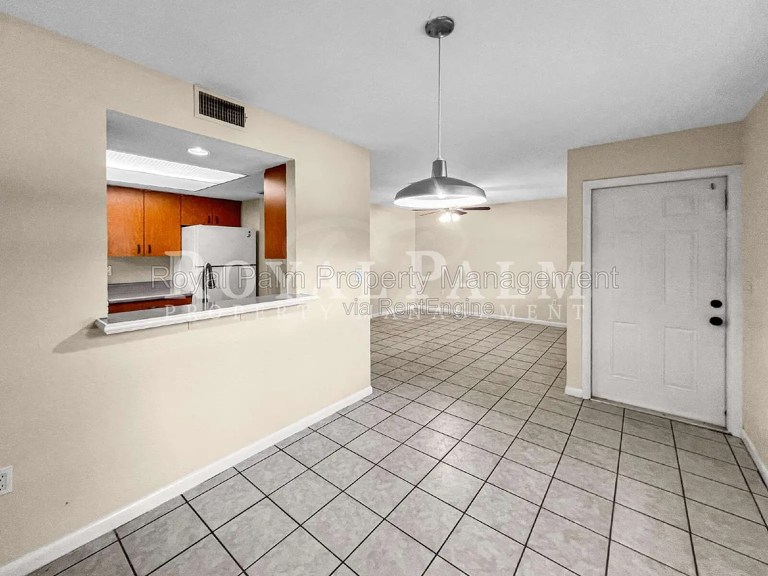 2 bed, 1.0 bath, 860 sqft, $1,199 — Photo 2