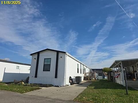 2nd image of 134 S Winterhaven Dr