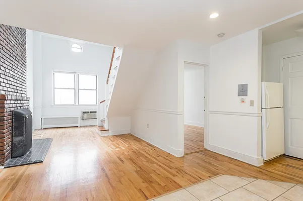 Rented by MNS | media 22