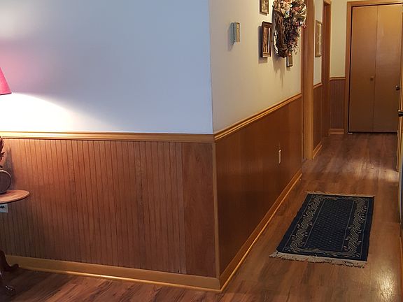Foyer and Hallway to Bedrooms