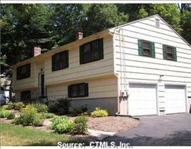 202 Maupas Rd N, Guilford, CT, 06437