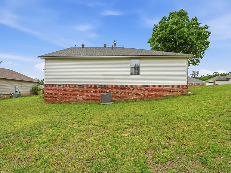 1 Zircon Dr — Photo 30