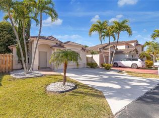 Brightons Meadow Trace, Miami, FL 33196