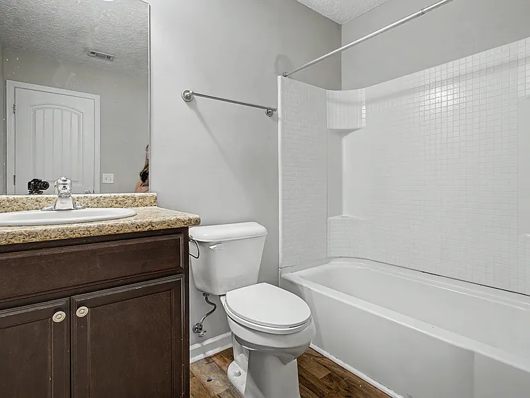 976 Oak Crest Dr — Photo 21