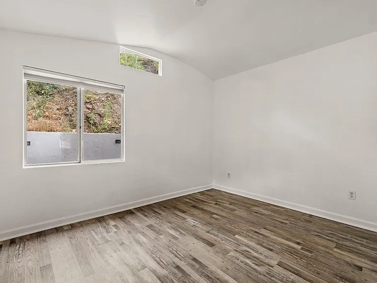 1628 N Beverly Glen Blvd — Photo 9