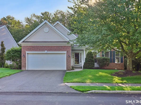 155 Country Club Drive #155, Oxford, CT 06478