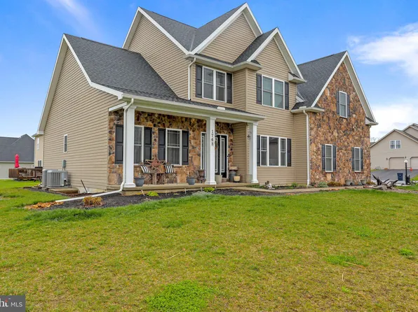 1768 Cape Lookout St, Chambersburg, PA 17202