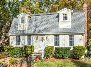27 Black Oak Ln, Dracut, MA 01826