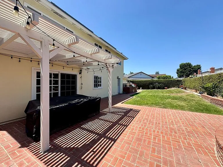 1530 Rogue St — Photo 25