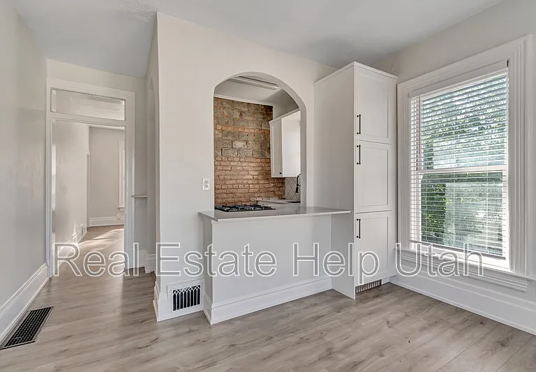 365 S Elizabeth St #3 — Photo 3