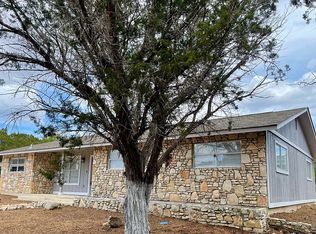 215 Verde Park Blvd, Center Point, TX 78010