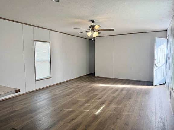 4th image of 543 Canterbury Ct