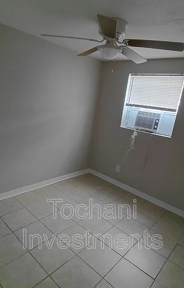 1002 Avenue E — Photo 19