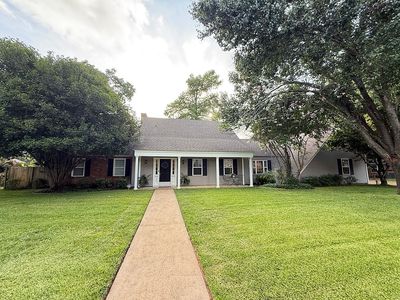 906 Harling Ln, Natchitoches, LA, 71457