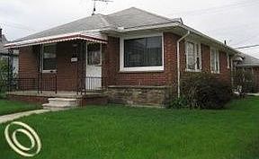 3rd image of 1756 Fort Park Blvd