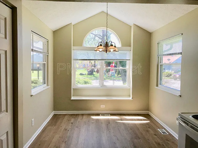 3215 Keystone Lakes Way — Photo 9