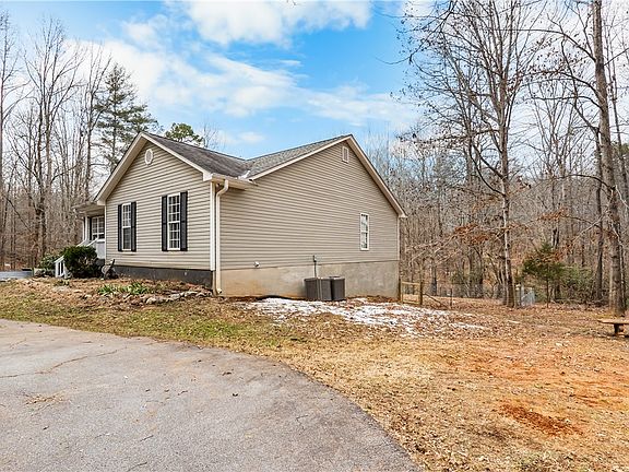 3rd image of 181 Crowe Creek Church Rd