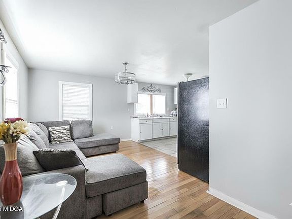 5th image of 511 Forsyth St