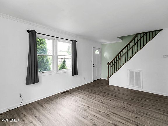 5th image of 10 Steven Avenue