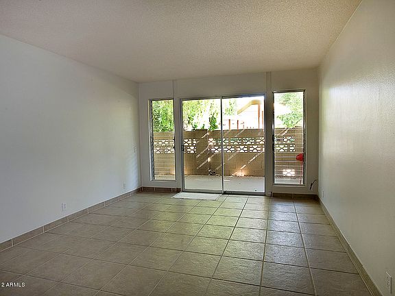 5th image of 500 W Clarendon Ave Unit F7