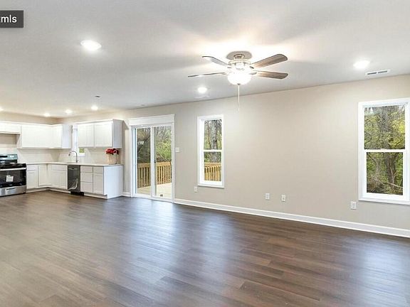 5th image of 416 Belvoir Rd