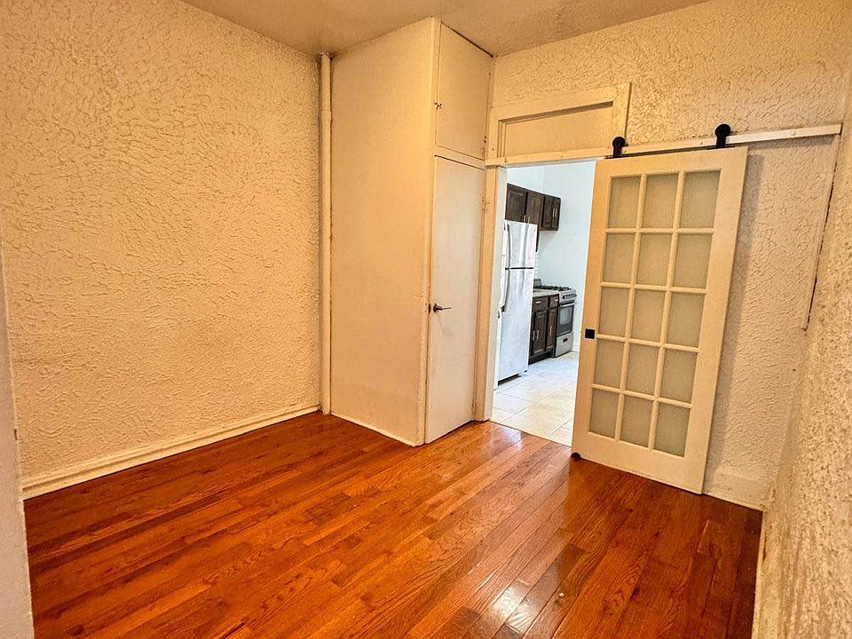 2nd image of 387 S 4th St APT 1A