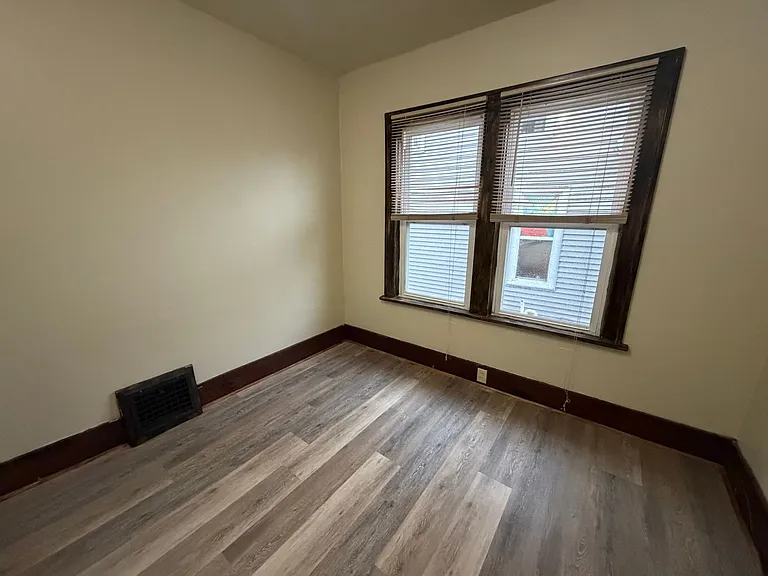 306 Dawes St — Photo 7