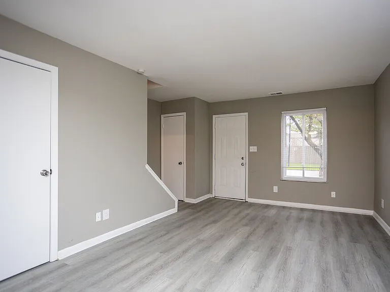 Lakeside Villas — Photo 10
