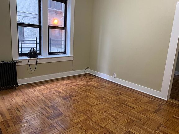 3rd image of 360 Parkside Ave #2BB