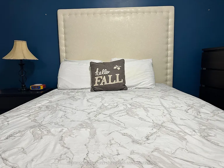 250 Wellington St W #436 — Photo 18