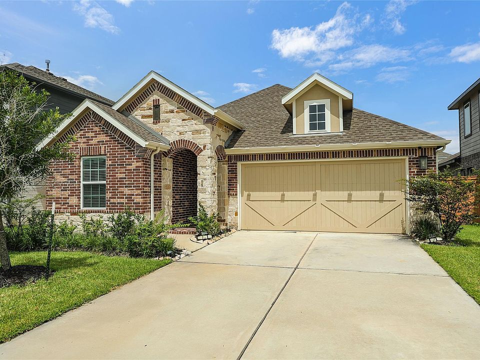 1st image of 15014 Wiltshire Castle Ln