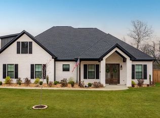 8036 N Shoreline Blvd, Benton, AR 72019