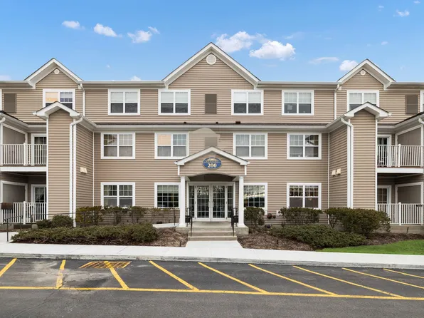 200 Woodcrest Lane #213, Mount Kisco, NY 10549